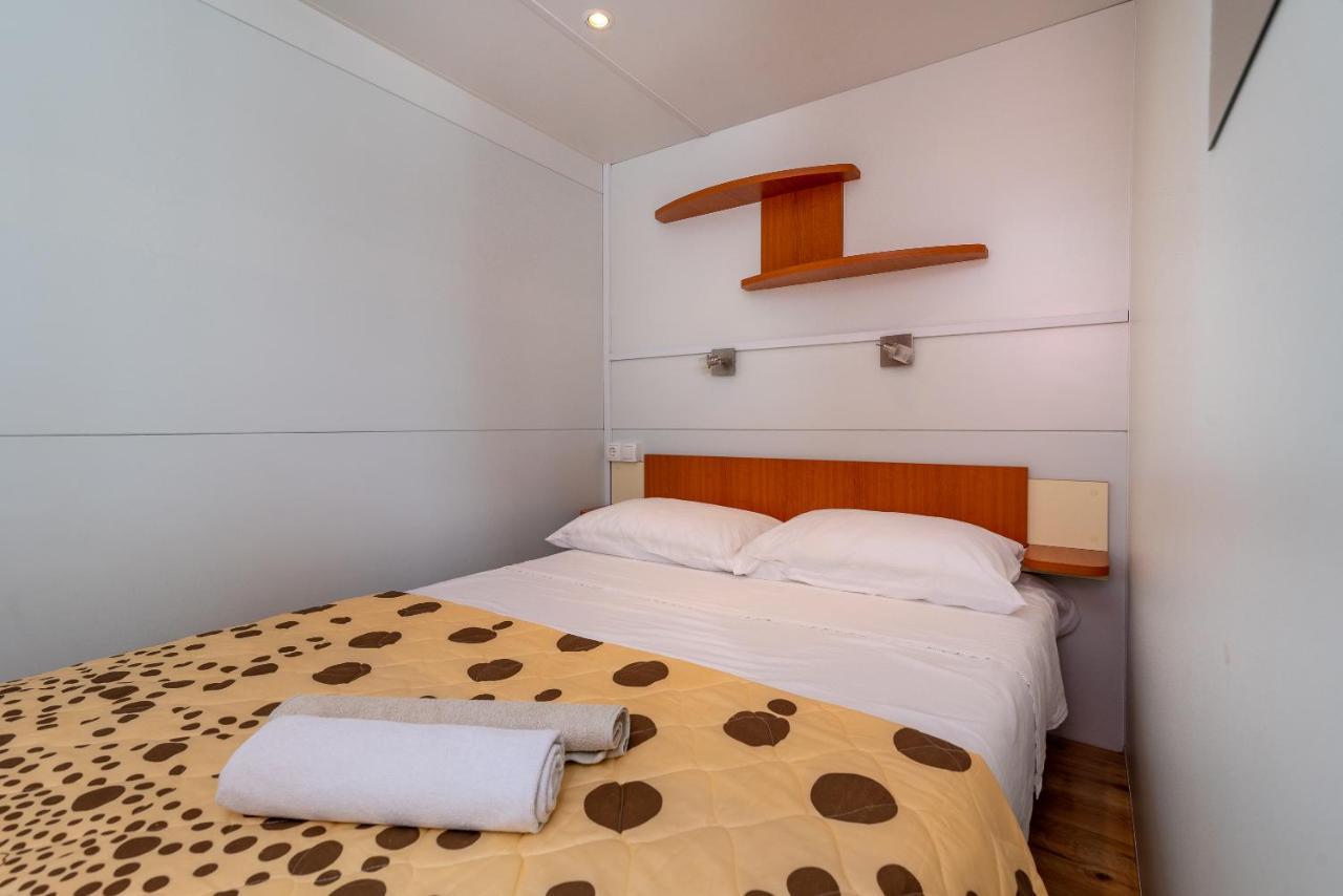 'Olive Grove' Camping House-Near The Beach Divulje Exterior photo